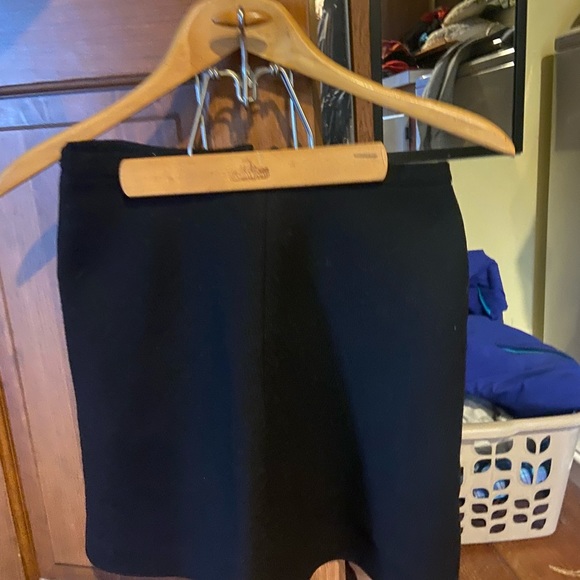 Mini skirt made of 100 percent lambswool. Well-made and flattering. - Picture 3 of 5